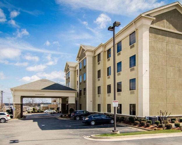 comfort inn little rock ar,Location and Accessibility