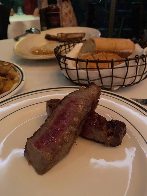 arthur’s steakhouse little rock ar,Location and Ambiance