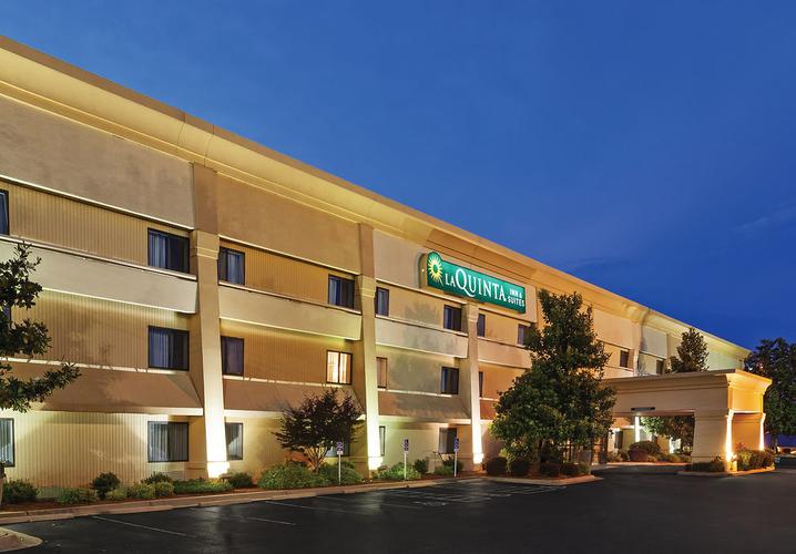 la quinta little rock ar,Accommodations